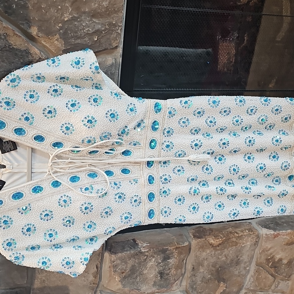 Beautiful Aleta White Beaded Dress Size 6